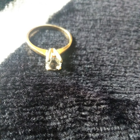 Gorgeous ring - Picture 3 of 4